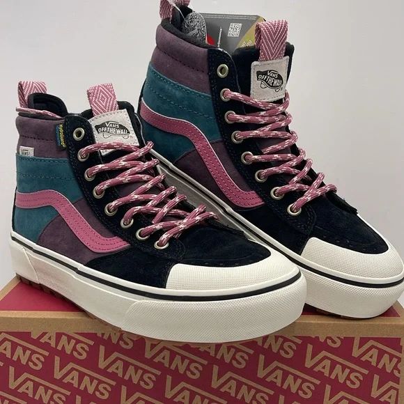 Vans WMNS Sk8-Hi Mte-2 Trekker Multi Color
VNOA5HZZMUL
Boots Cold Weather Snkrs - Picture 5 of 16